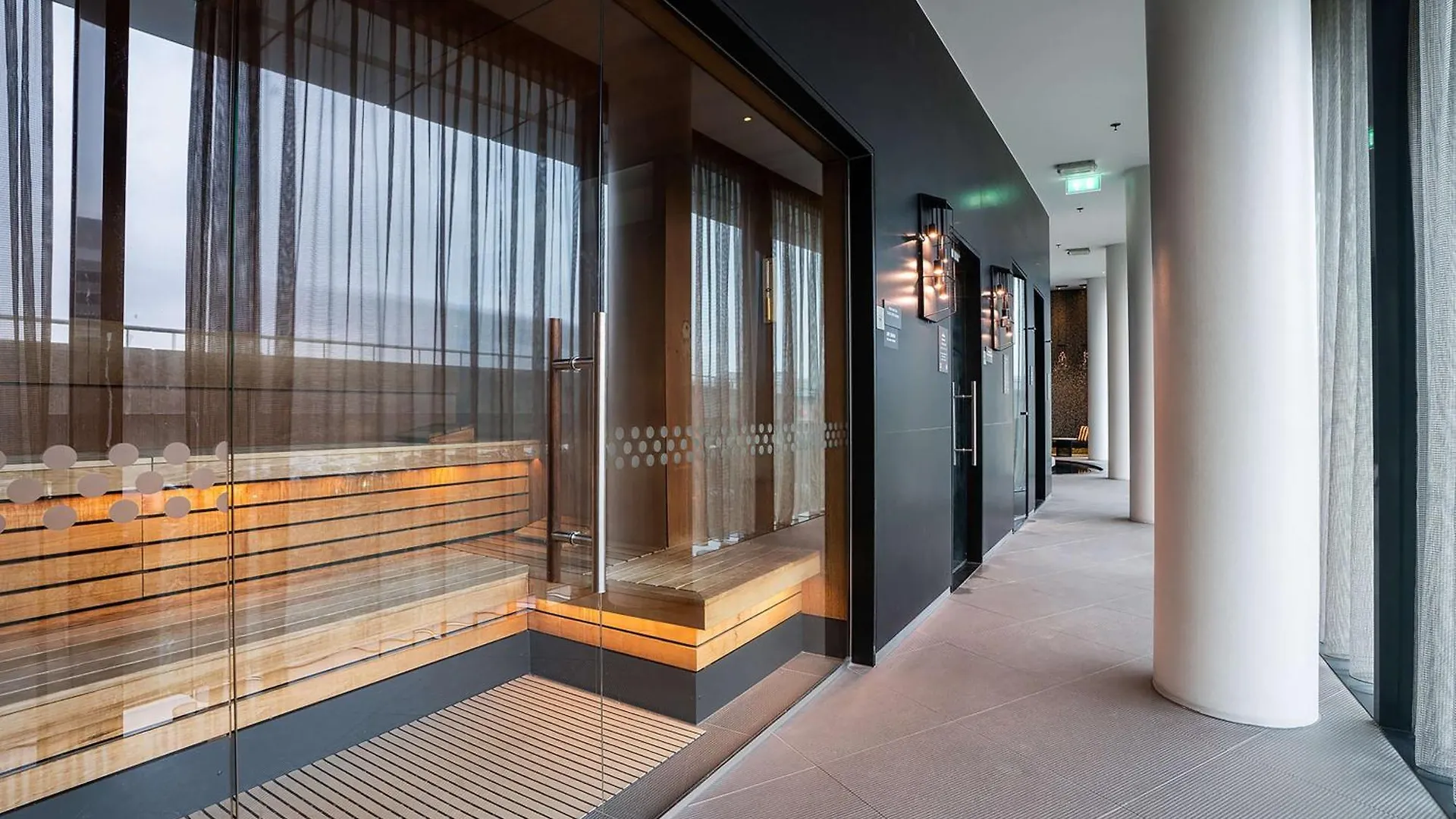 Hotel Hilton Amsterdam Airport Schiphol 4*,  Holandia